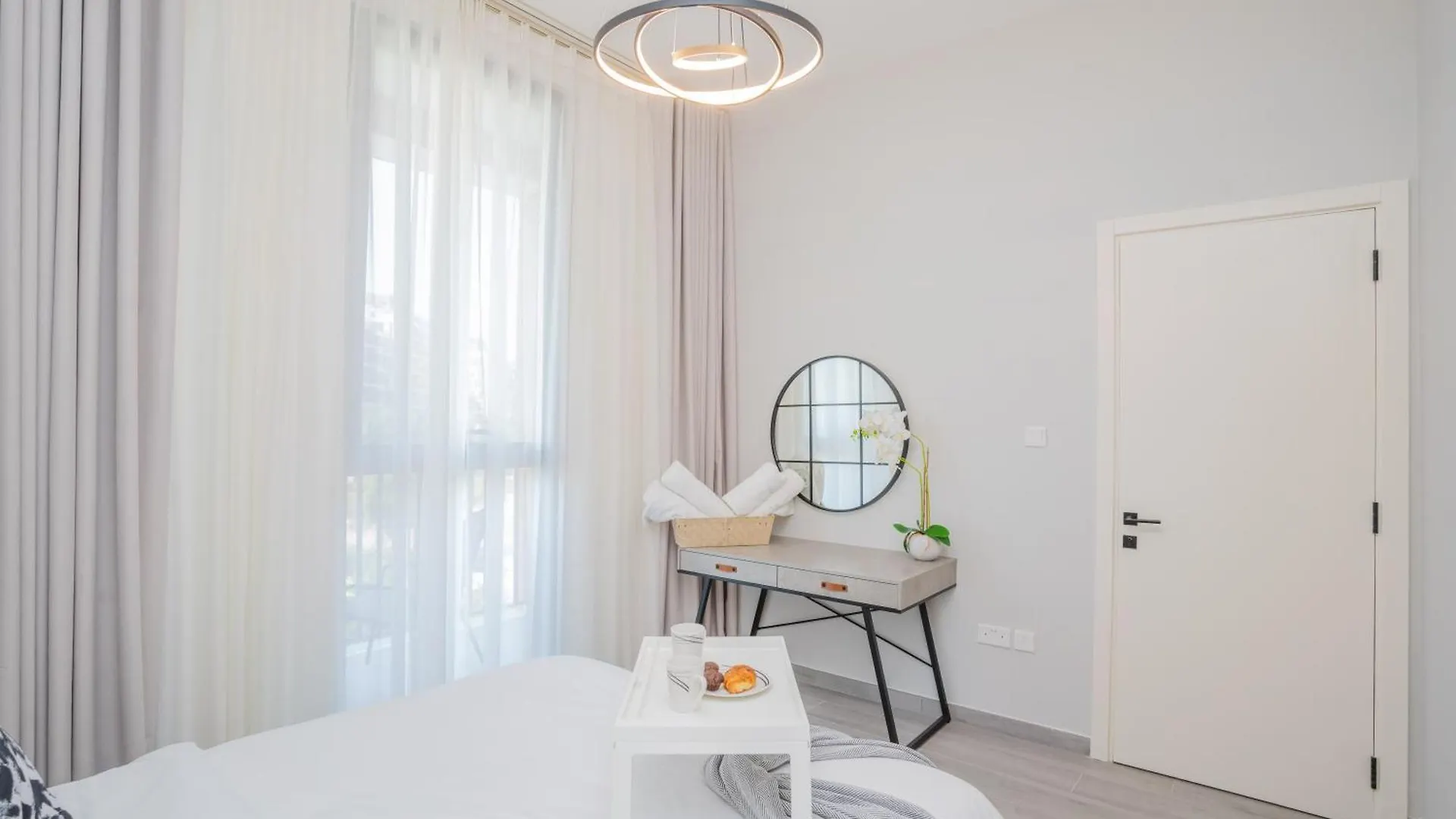 Tamm - Noor 4 Tower Apartment Dubai