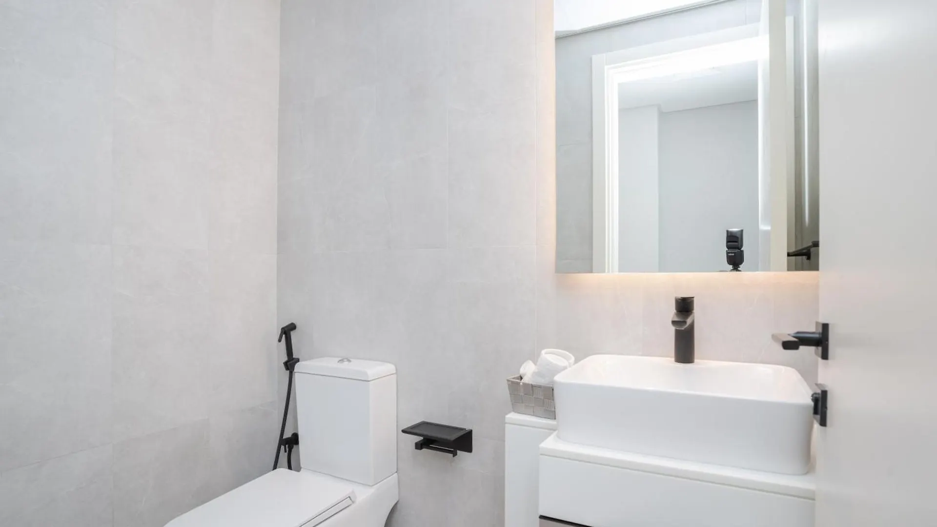 Tamm - Noor 4 Tower Apartment Dubai
